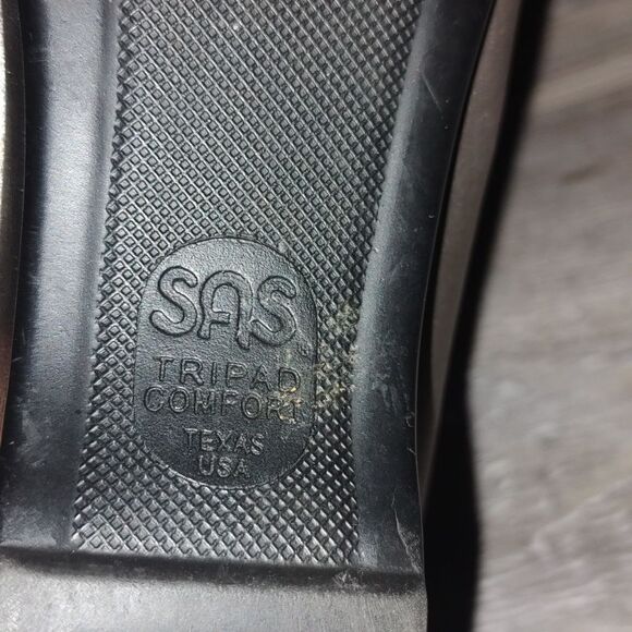 S.A.S. Metallic Pewter color womens loafers  Sz  10  EUC worn once - Picture 7 of 9